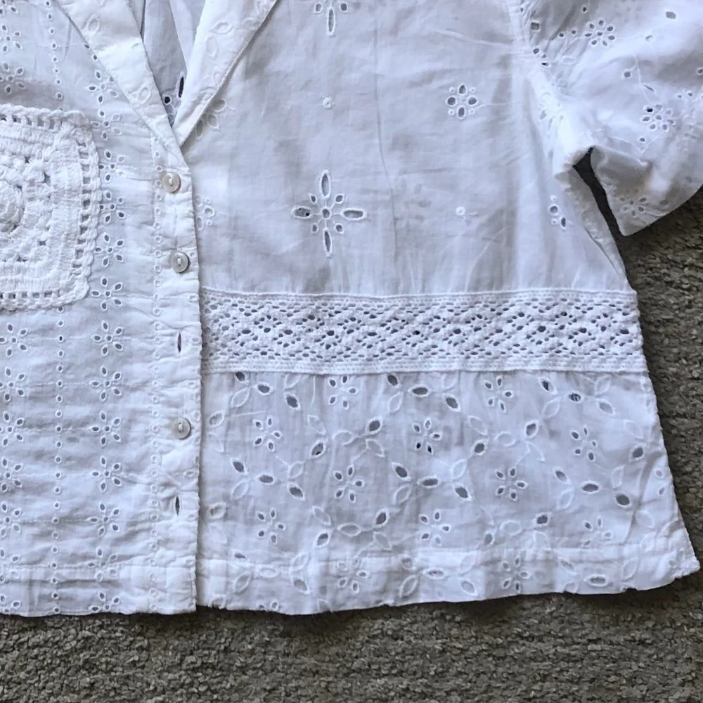 AE Outfitters Eyelet Cropped Shirt. - Picture 3 of 3